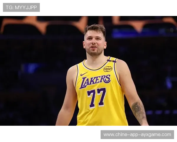 湖人围绕东契奇展开攻势,替补席成夺胜秘密武器 湖人围绕东契奇展开攻势,替补席成夺胜秘密武器
