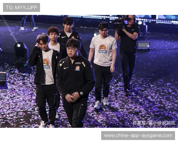 电竞赛场再炸裂,选手极限操作登上世界热搜 电竞赛场再炸裂,选手极限操作登上世界热搜