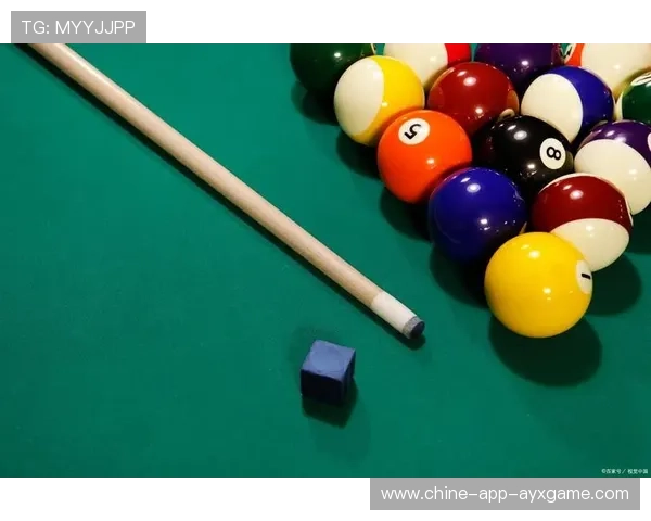 台球安全球训练更策略化——提高技巧与保障安全的双赢之道 台球安全球训练更策略化——提高技巧与保障安全的双赢之道