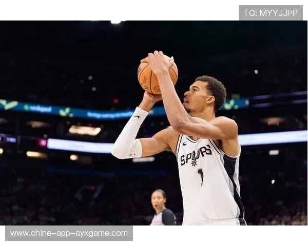 福克斯罚球稳稳命中，国王捧回胜果